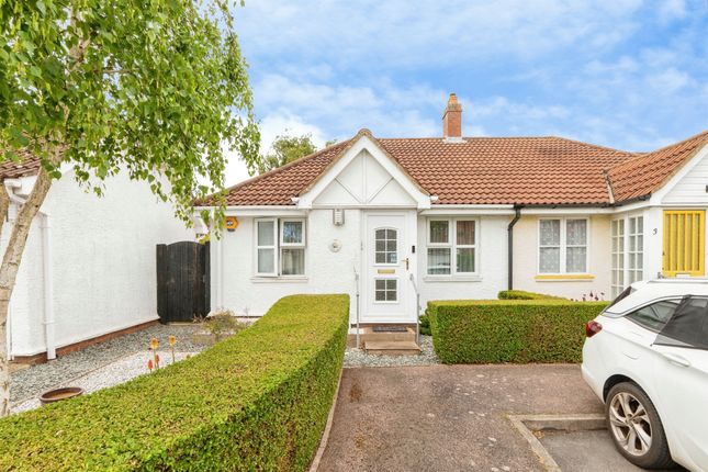 2-bed semi-detached on 2, Rudham Grove, Letchworth Garden City, £400,000