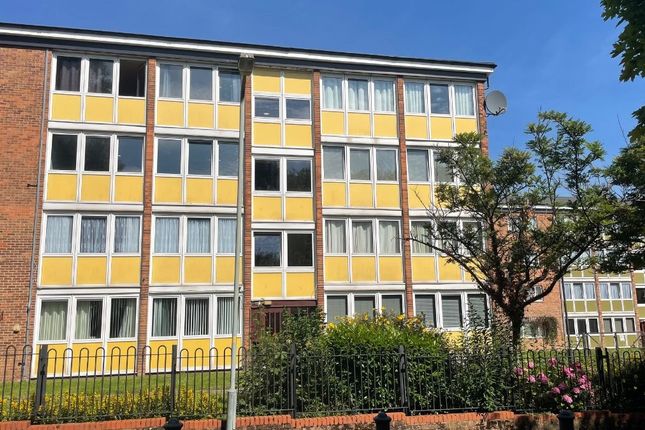 Thumbnail Flat to rent in Cannock Road, Wolverhampton