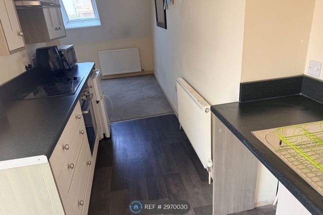 Flat, Essendene High St, Evesham photo 5