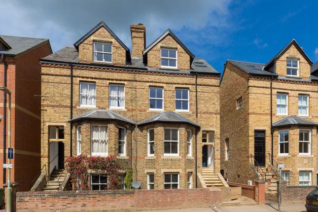 Thumbnail Semi-detached house to rent in Worcester Place, Oxford