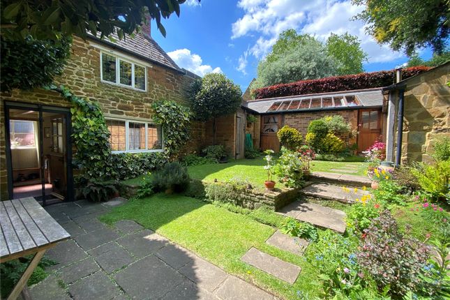 21, High Street, EYDON photo 3