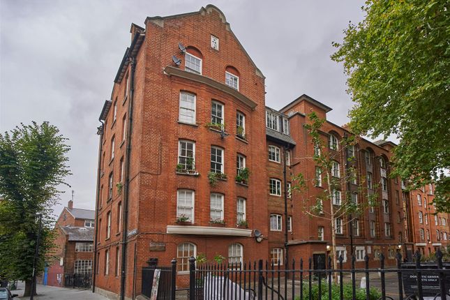 Thumbnail Flat for sale in Sunbury House, Swanfield Street, Shoreditch