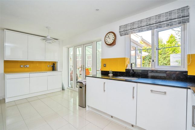 1, Mackenzie Close, Southampton photo 4
