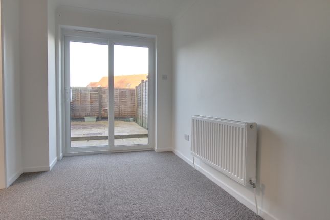 69, Camargue Drive, March photo 4