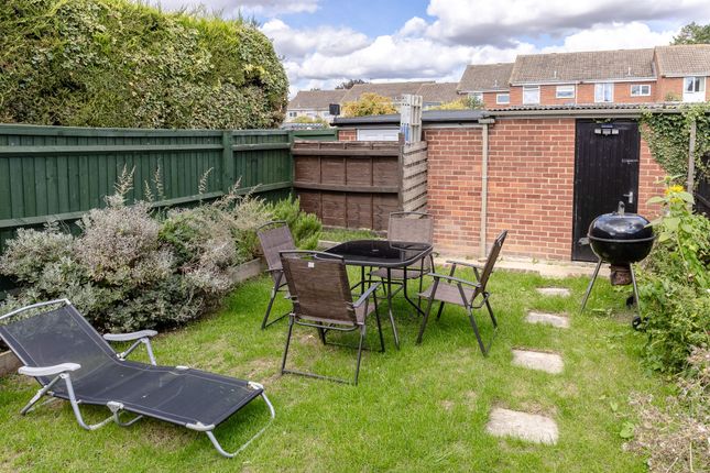 25 Maple Avenue, Kidlington photo 3