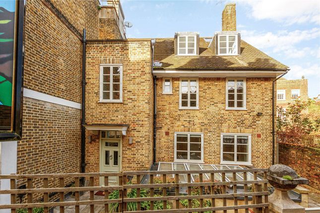 End terrace house to rent in Upper Mall, Hammersmith, Riverside, London W6