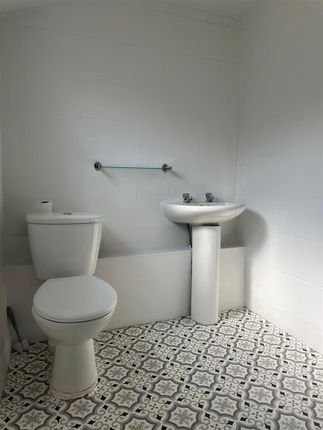 8, Percy Road, Southsea photo 3