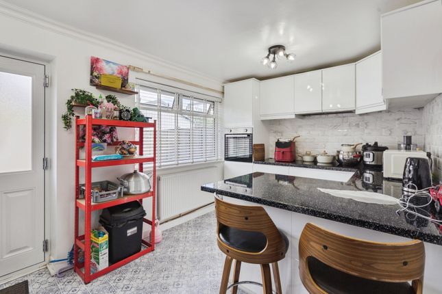 17, Marlbrook Drive, Bolton photo 4