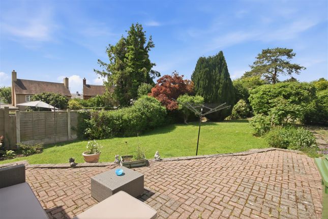 6, Highfield Avenue, Chesterfield photo 3