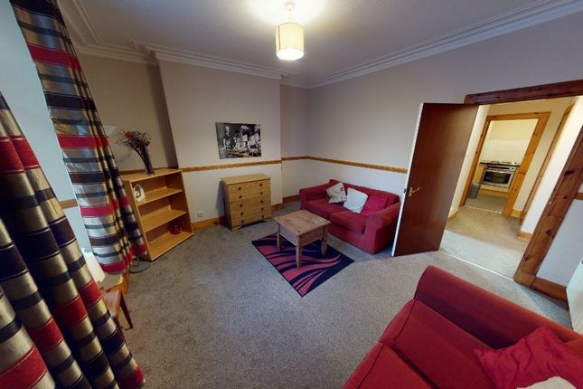 Flat to rent in Northfield Place, Rosemount, Aberdeen