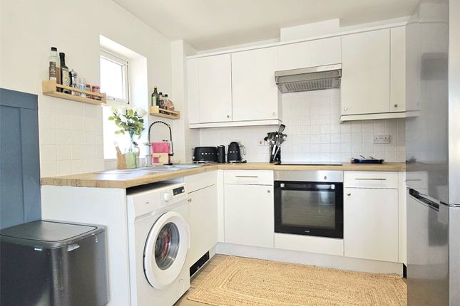 Flat 20, Victoria Place,, North Road, Surrey photo 3