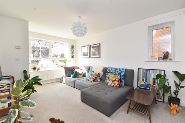 12, Brinklehurst Drive, Bexhill-On-Sea photo 3