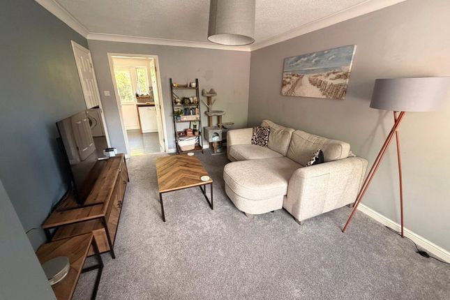 7, Lucerne Avenue, Bicester photo 2