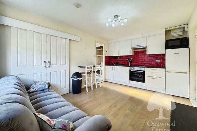 Boulters Close, Slough photo 2