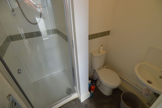 Room to rent in Hainton Avenue, Grimsby