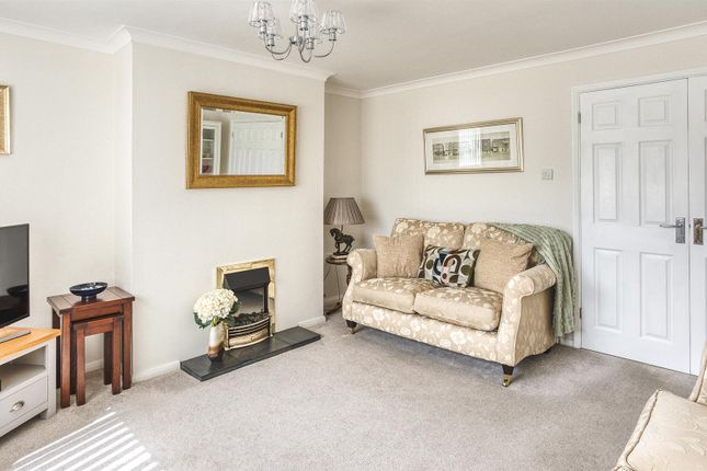 48, Hilton Close, Derby photo 3