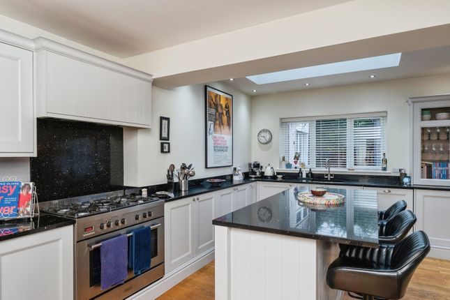 1, Glyn Avenue, Denbighshire photo 4