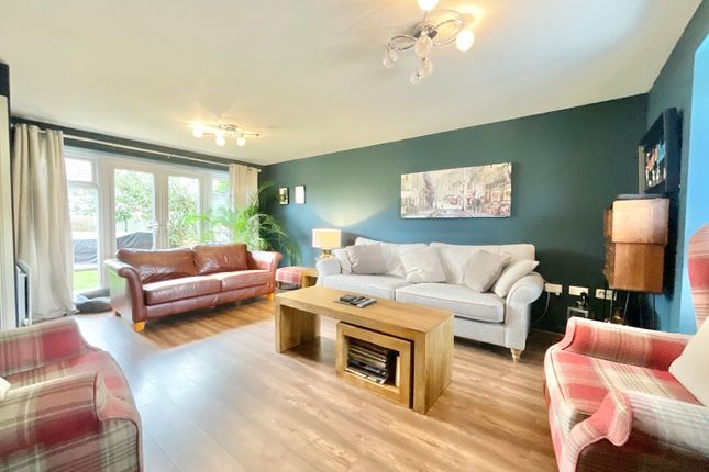 52 Wheelwright Drive, Stafford photo 3