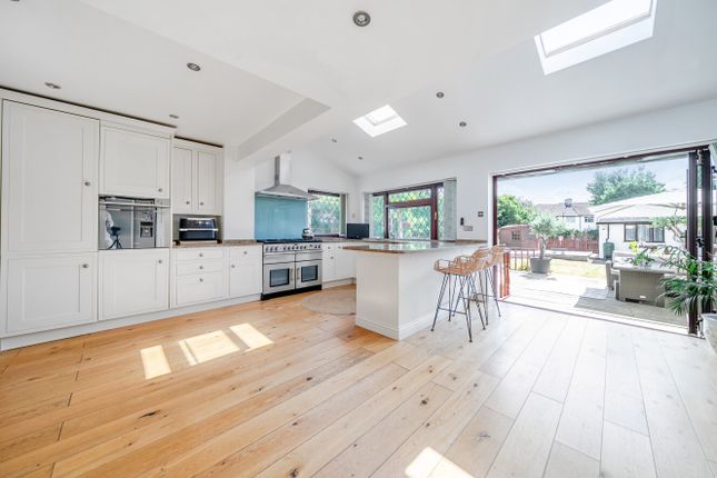 8, Austin Avenue, Bromley photo 3