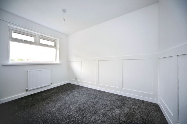 1 Moorings Close, Wigan photo 4