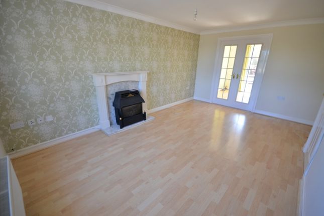 16, St Clements Way, New Waltham photo 4