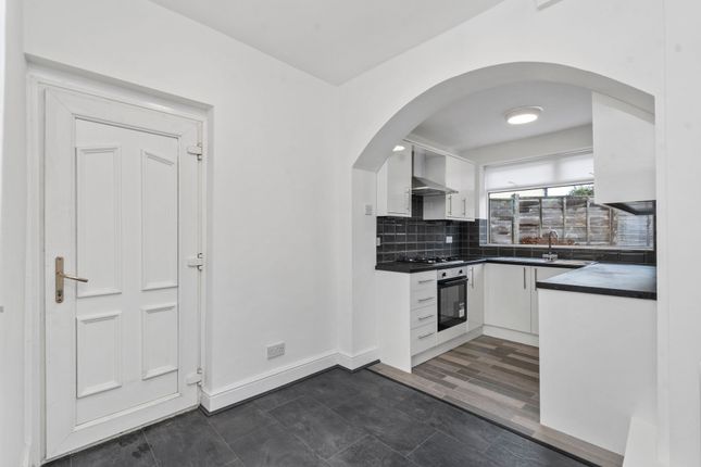 2 Beechwood Grove, Prescot photo 3