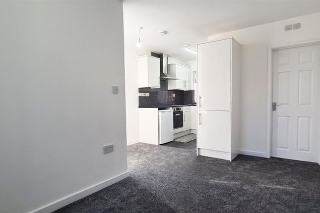 Studio to rent in Coldharbour Lane, Hayes