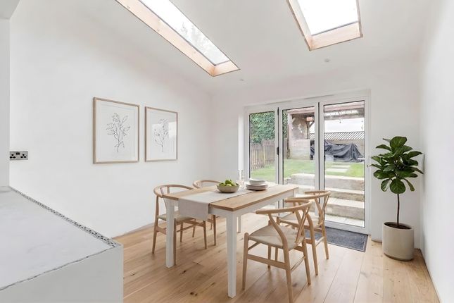 53 Wheatfields, Diss photo 3