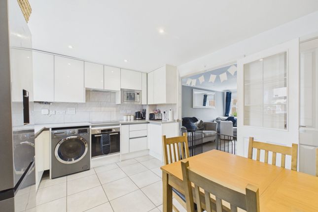 17, Watson Way, Stansted photo 2