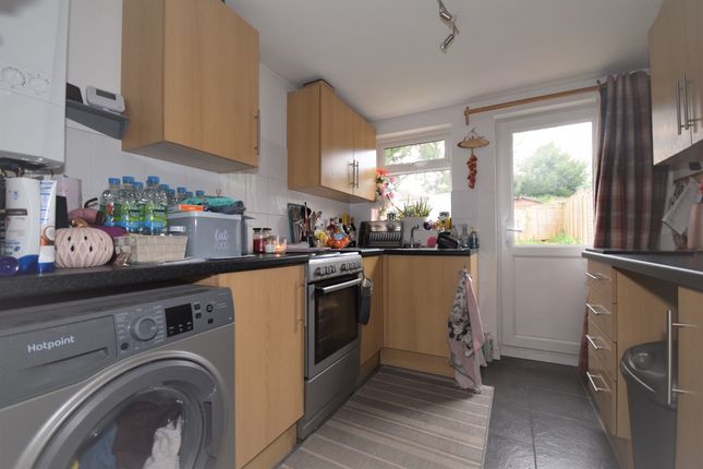 Terraced house to rent in Hawthorn Road, Strood, Rochester