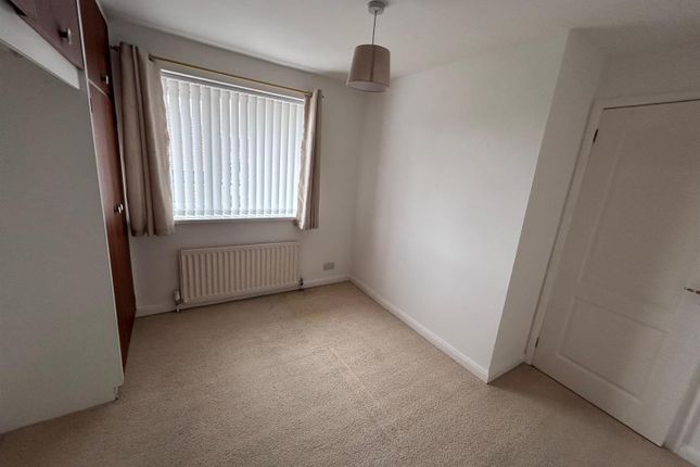 29, The Rowans, Gateshead photo 4
