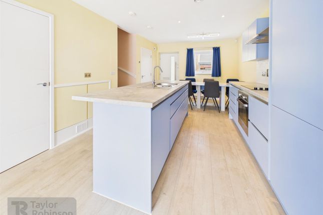 5, Cherry Tree Avenue, Crawley photo 3