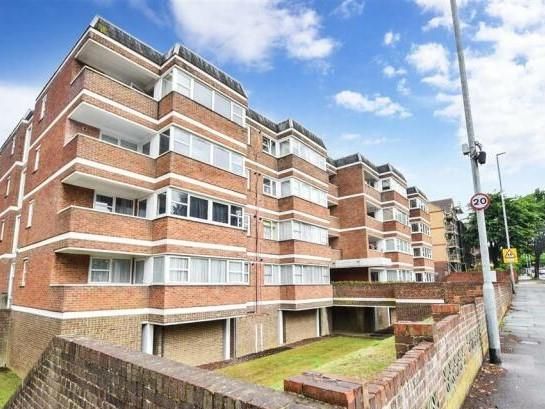 Thumbnail Flat for sale in The Drive, Flat 15, Hove
