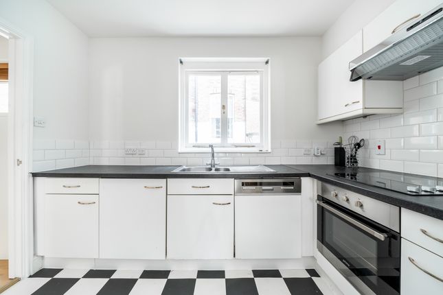 Flat 10, Cedar House, 39-41, Nottingham Place, London photo 4