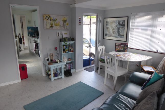 8, Brownfield Gardens, Maidenhead photo 5