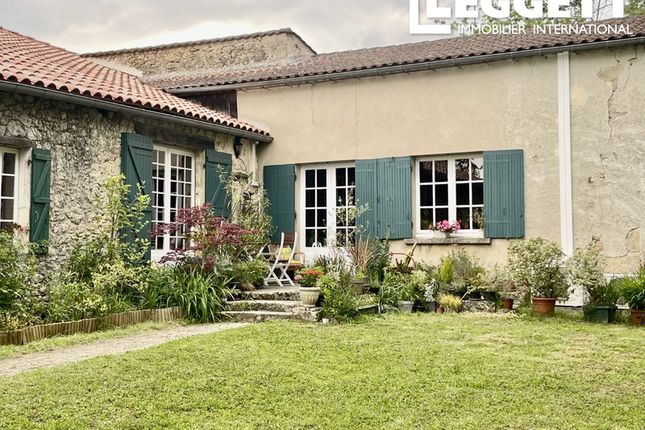 Thumbnail Villa for sale in Sauveterre-De-Guyenne, Gironde, Nouvelle-Aquitaine