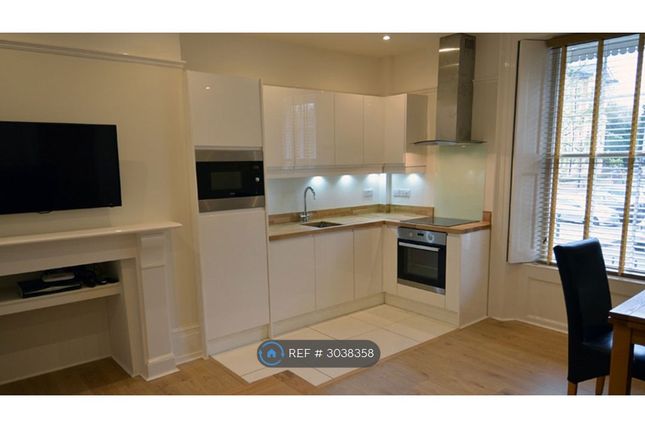 Flat, Eldon Square, Reading photo 2