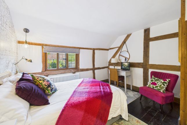 Cam01791G0-Pr0189-Still030