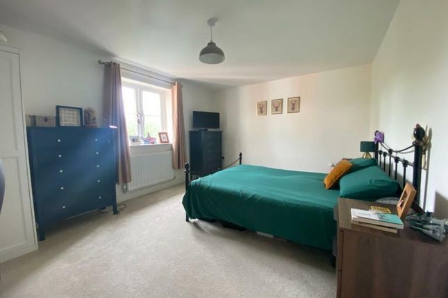 Flat for sale in Temple Court, Wakefield