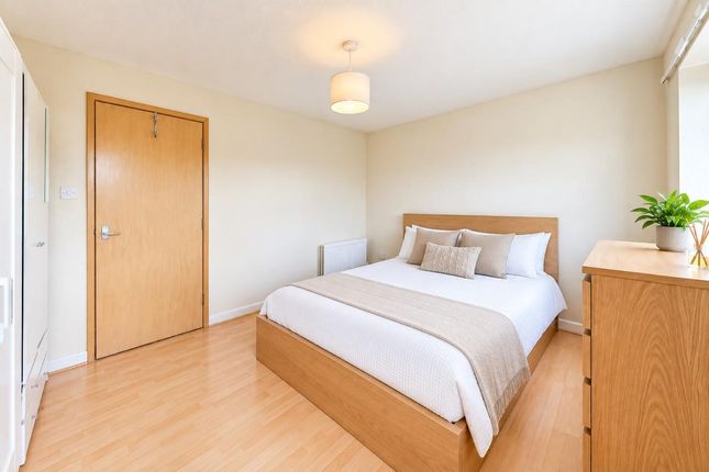 Wigston Close, London photo 4