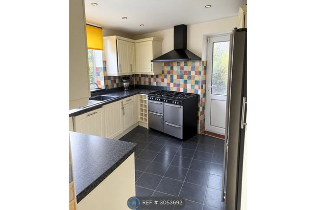 Redwood Drive, Luton photo 4