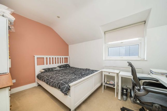 Flat for sale in Portsmouth Road, Long Ditton, Surbiton