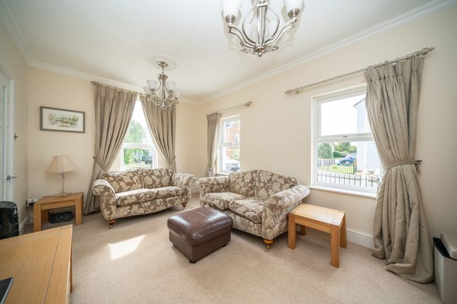 21, Waterlily, Aylesbury photo 3