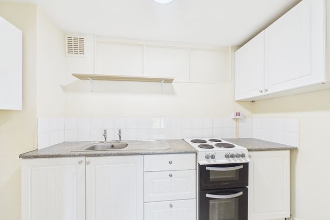 44A, High Street, Stonehouse photo 2