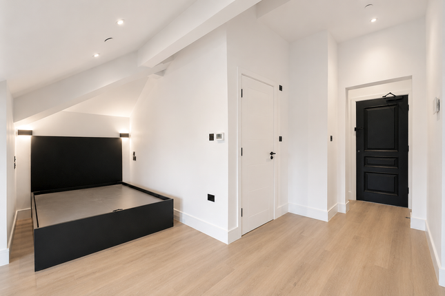 Flat 32, Rye Close, Fleet, GU51 2AJ, Fleet photo 4