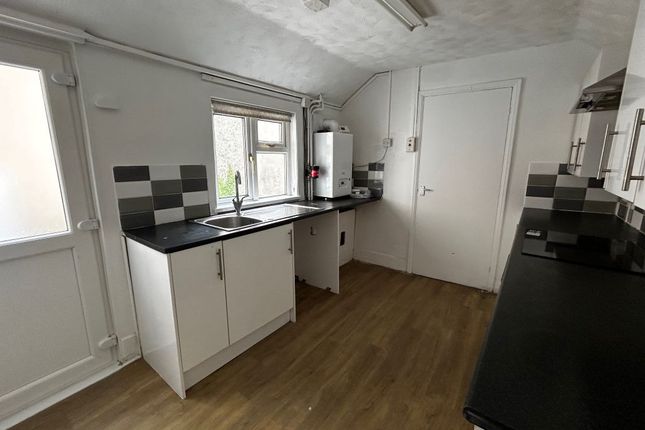 10 Glanmor Place, Llanelli photo 4