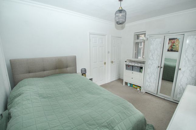 Flat to rent in Colworth Road, Leytonstone, London