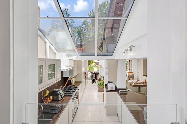 23, Cromwell Avenue, London photo 4