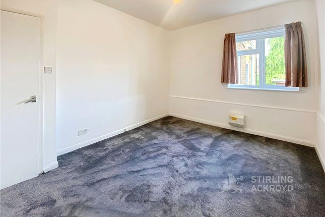 Ground Floor Flat, 203, Worplesdon Road, Surrey photo 4