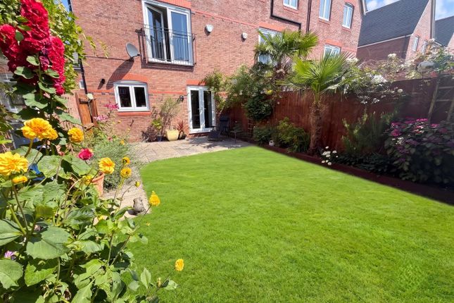 21, Watermint Way, Altrincham photo 4
